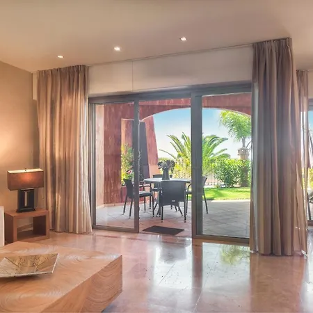 Alzaro 02 Deluxe Sea View 2b Semesterbostad *