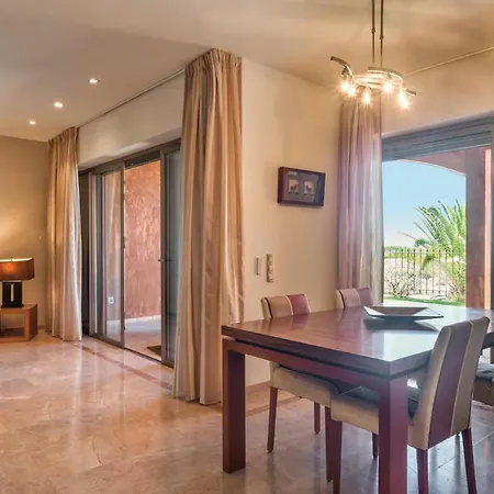 Alzaro 02 Deluxe Sea View 2b * بالم مار