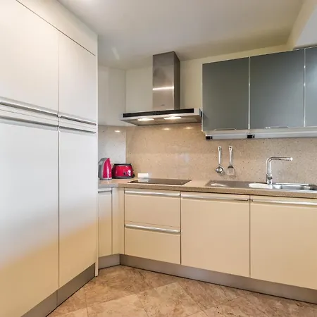 Alzaro 02 Deluxe Sea View 2b *