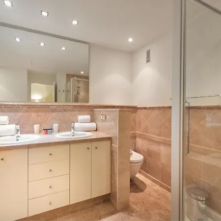 بيت للعطل Alzaro 02 Deluxe Sea View 2b *